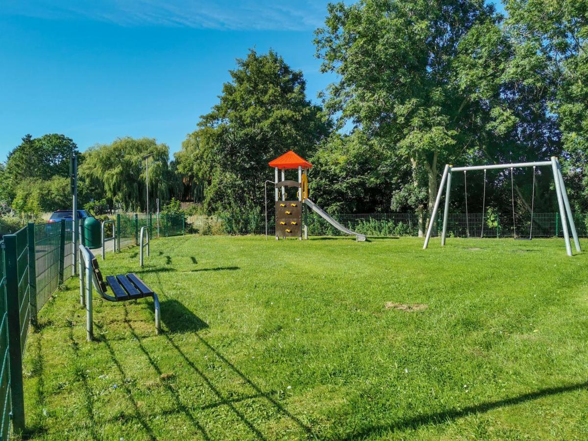 Ferienglueck An Der Nordsee Buche Deine Erdgeschoss-Ferienwohnung Mit Kamin Terrasse Und Eingezaeuntem Garten Fuer Unvergessliche Auszeiten Altfunnixsiel Exterior foto