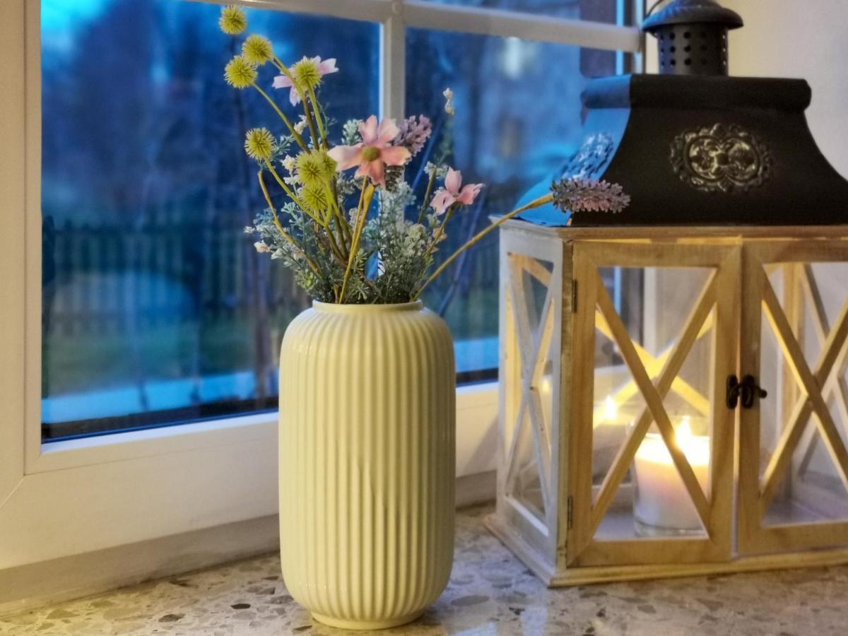 Ferienglueck An Der Nordsee Buche Deine Erdgeschoss-Ferienwohnung Mit Kamin Terrasse Und Eingezaeuntem Garten Fuer Unvergessliche Auszeiten Altfunnixsiel Exterior foto