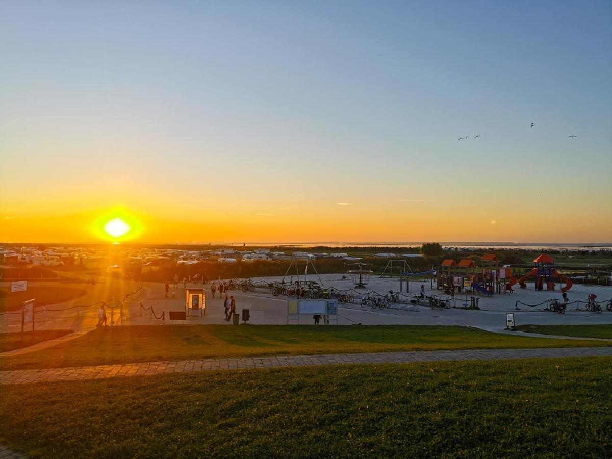 Ferienglueck An Der Nordsee Buche Deine Erdgeschoss-Ferienwohnung Mit Kamin Terrasse Und Eingezaeuntem Garten Fuer Unvergessliche Auszeiten Altfunnixsiel Exterior foto